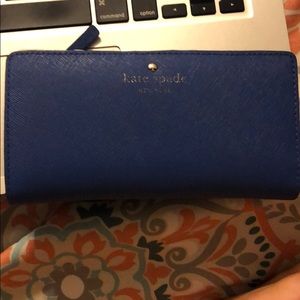 Kate spade wallet in mid condition!